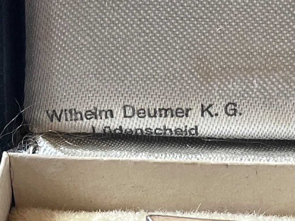WW2 GERMAN CASED IRON CROSS 1st CLASS WITH MAKER STAMP AND MATCHING NAMED MAKER BOX OF ISSUE. ADDITIONAL PHOTOS