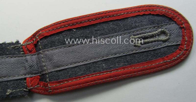 Single - but nevertheless scarcely encountered! - WH (Luftwaffe) later-war period- (ie. 'simplified'- ie. 'M44- o. M45'-pattern-) EM-type shoulderstrap as was intended for a: 'Soldat der Flak-Artillerie-Trpn.'