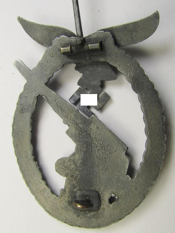 Attractive, later-war period- and/or: zinc- (ie. 'Feinzink'-) based- example of a non-maker-marked, WH (Luftwaffe) 'Flakkampfabzeichen' (or: airforce anti-aircraft badge) as was produced by the: 'Wilhelm Deumer'-company