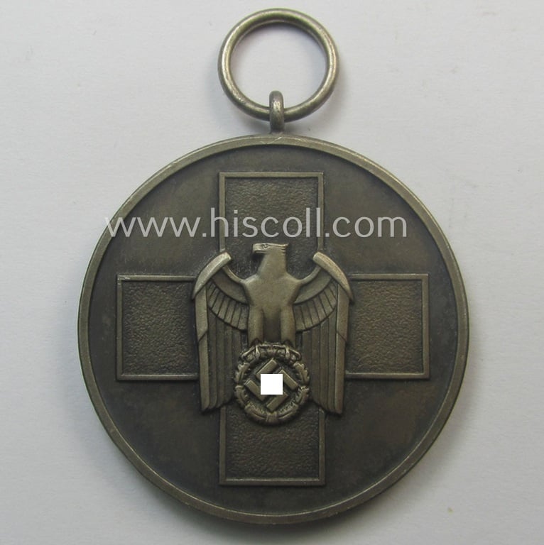 Medal-set: 'Medaille für Deutsche Volkspflege' packed in its original pouch of issue by the: 'Hauptmünzamt - Wien'