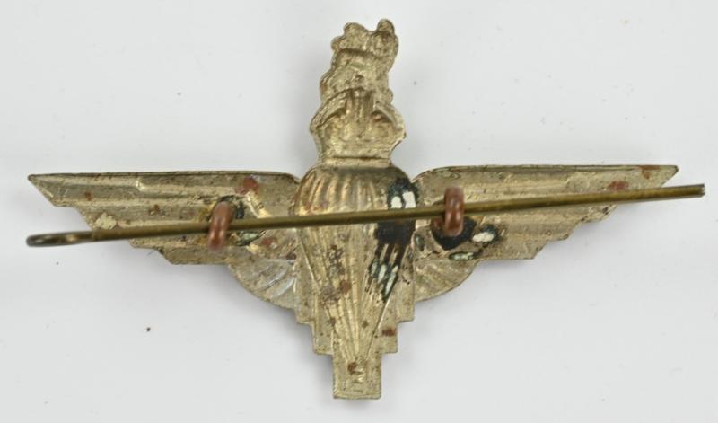 British WW2 Airborne Paratrooper Cap Badge