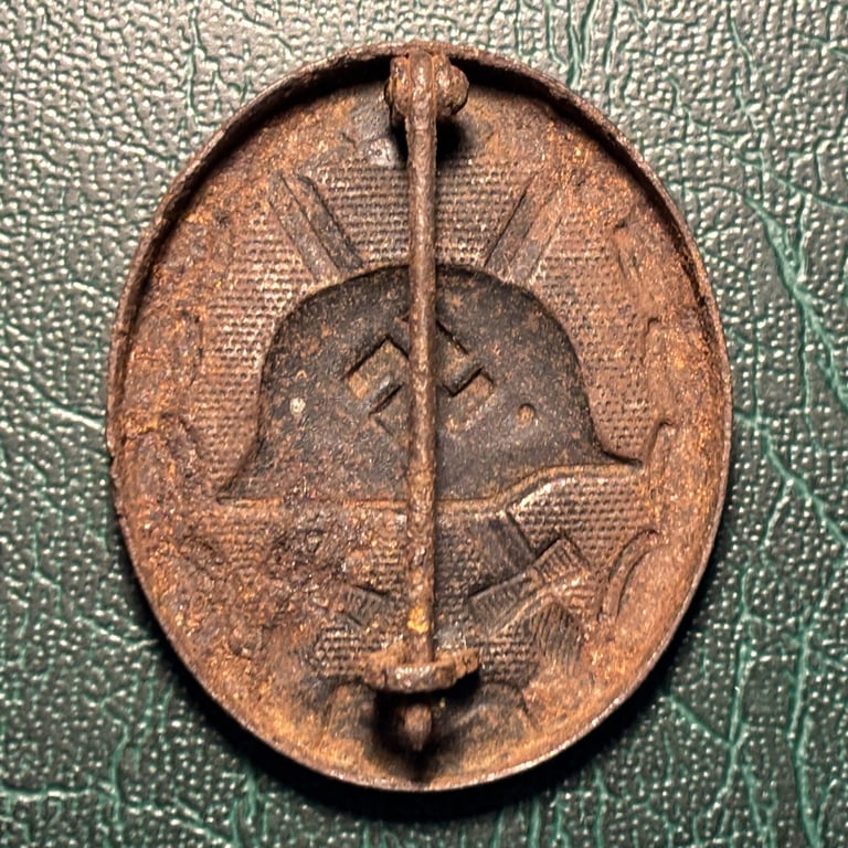 Wound Badge in Black