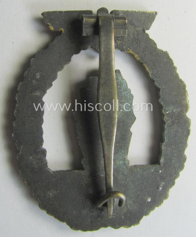 WH (KM) 'Kriegsabzeichen für Minensuch-, U-Boot-Jagd und Sicherungs-Verbände' (being a non-maker-marked, 'Feinzink'-based example)