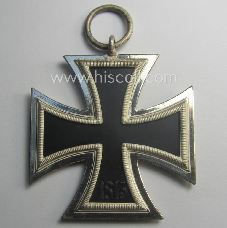 Superb - and still 'virtually mint'! - 'Eisernes Kreuz II. Klasse' being a maker- (ie. '100'-) marked example as produced by the: 'Wächtler & Lange'-company