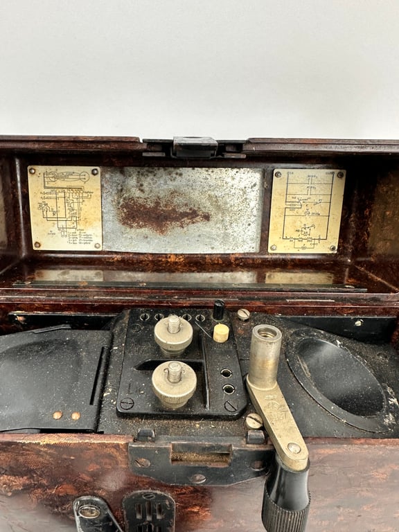 Nice original German WW2 FF33 Field Telephone (Feldfernsprecher 33) 1937