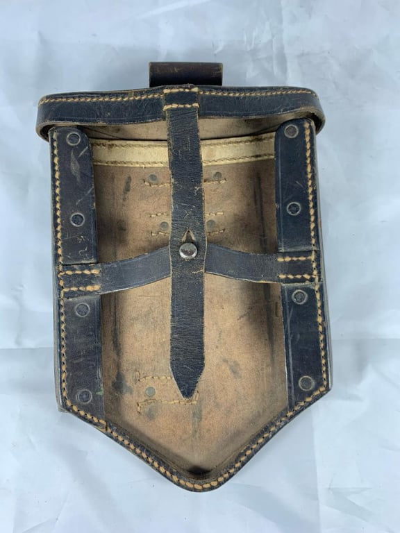 German Folding Shovel with Carrying Case, 1st Model -1941-