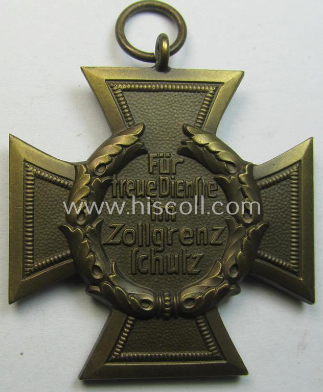 Stunning, so-called: 'Zollgrenzschütz-Ehrenzeichen' (or: customs loyal-service medal) that comes together with its full-length- (ie. broader-shaped, minimally confectioned- and actually scarcely found!) ribbon (ie. 'Bandabschnitt') as issued