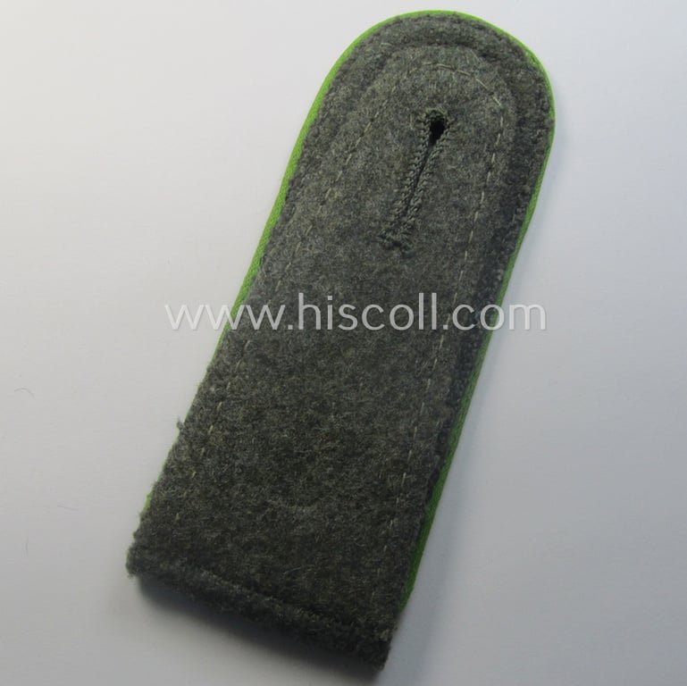 Single, 'M41 o. M43'-pattern WH (Heeres) NCO-type shoulderstrap: 'Uffz. der Panzer-Grenadier-Trpn.'