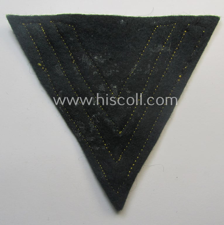 WH (Kriegsmarine ie. 'Küstenartillerie') rank-chevron (ie. 'Gefreitenwinkel') as was intended for an: 'Obermatrose' (or: 'Obergefreiter') as was intended for usage on the various field-grey-coloured, naval: 'Küstenartillerie'-tunics