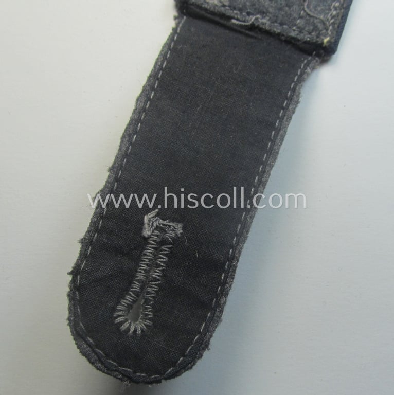 Single, WH (Luftwaffe) NCO-type shoulderstrap as was intended for usage by an: 'Unteroffizier einer Sanitäts-Abtgs.'