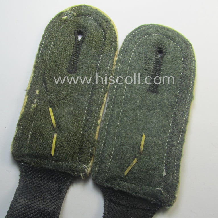 Stunning pair of Waffen-SS NCO-type shoulderstraps as piped in the white-coloured branchcolour as was intended for usage by an: 'SS-Oberscharführer' who served within the: 'Waffen-SS Infanterie-Trpn.'