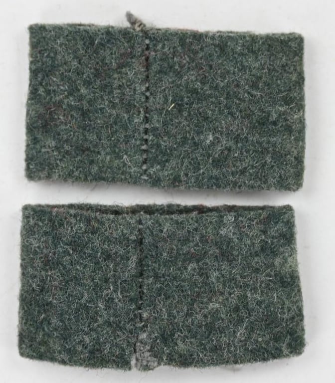 German WH Shoulderboard Slip-ons 'A.R.680'