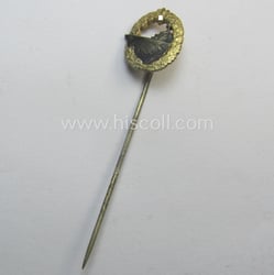 Miniature WH (Kriegsmarine) 'Zerstörerkriegsabzeichen' being a (typical) non-maker-marked...