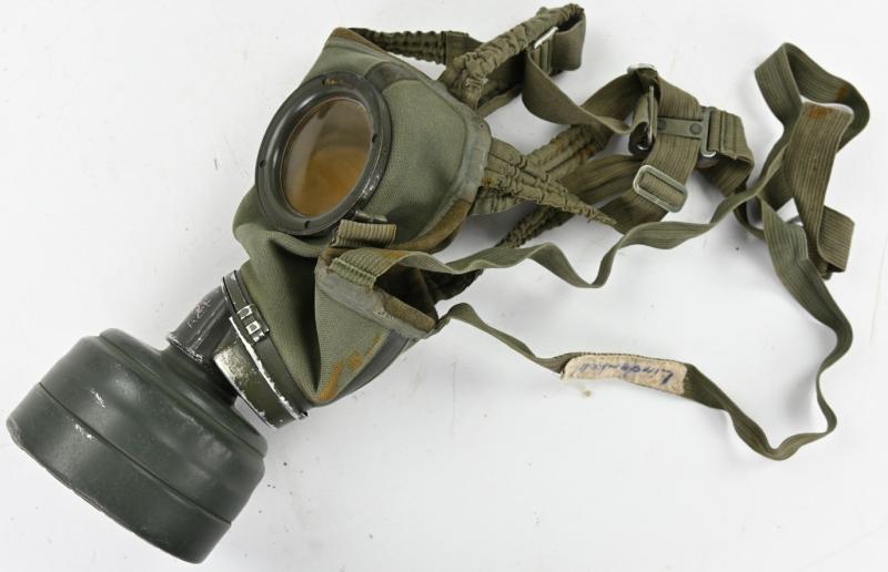 German WH Panzerjager Trooper Gasmask Set