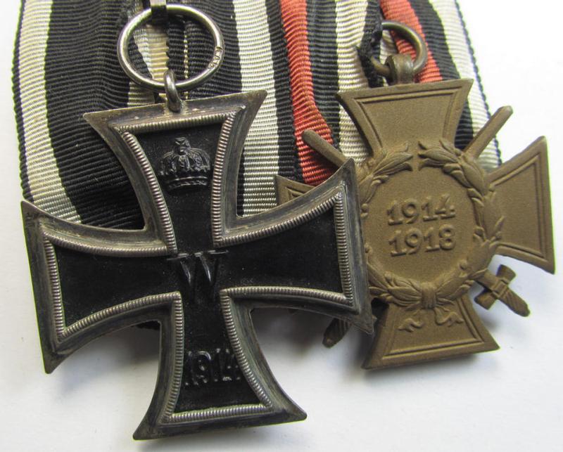 Attractive, WWI-period so-called: 'Doppelspange' (being of the non-'detachable-pattern') showing resp. an: 'EK II. Klasse' and a: 'FKK 1914-18 mit Schw.' and that comes (together with its 'Feld-/Bandspange') as recently found