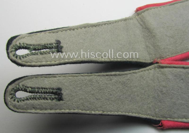 Pair of WH (Heeres), early-war period- (ie. 'M36'- ie. 'M40'-pattern and/or rounded-style) EM-type shoulderstraps: 'Soldat eines Panzer- o. Panzerjäger-Rgts. o. Abts.'