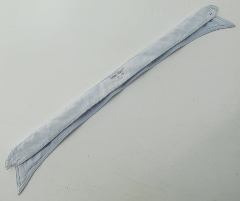 Blue-White coloured Shirt Collar (1942)