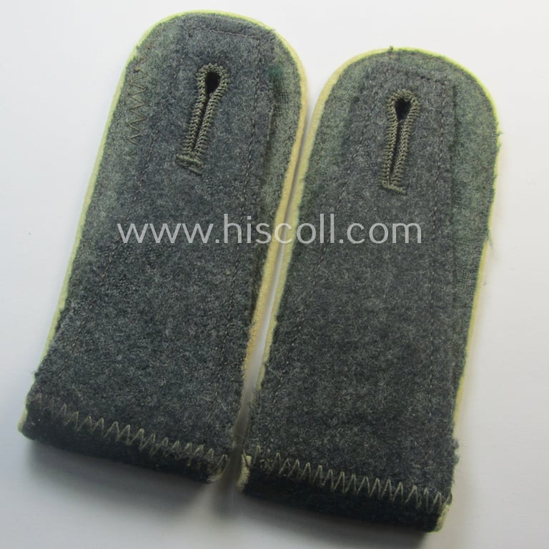 Pair of WH (Heeres), early- (ie. pre-) war-period- (ie. 'M40'-pattern and formerly 'cyphered') EM-type shoulderstraps: 'Soldat der Infanterie-Trpn.'