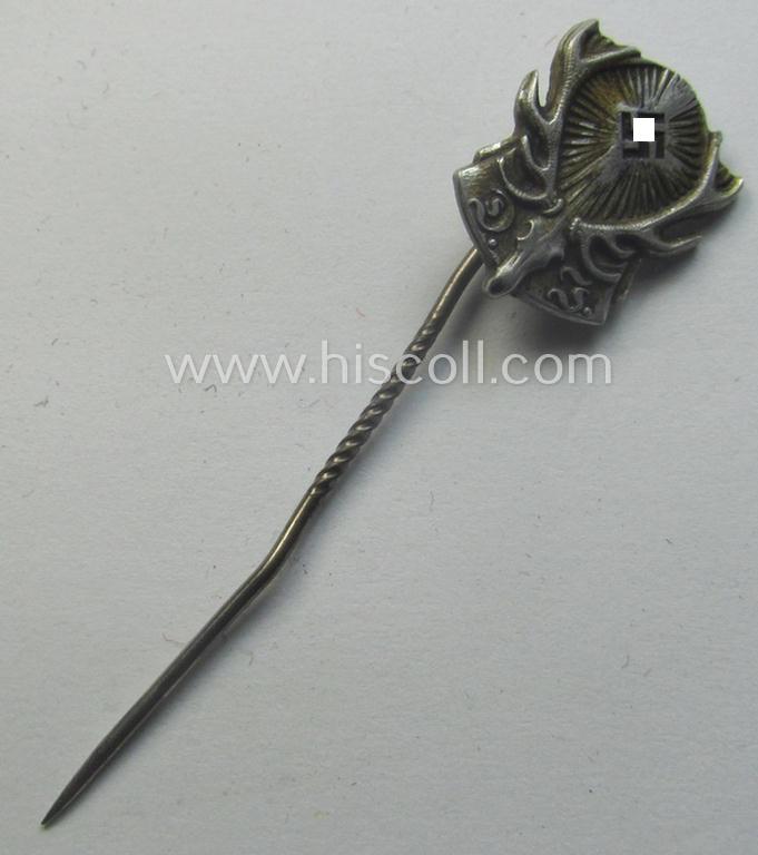 Silverish-toned membership lapel-pin: 'Reichsbund Deutsche Jägerschaft' (ie. 'DJV') being a detailed- (albeit non-maker-marked) example that is executed in silver-toned aluminium-based metal