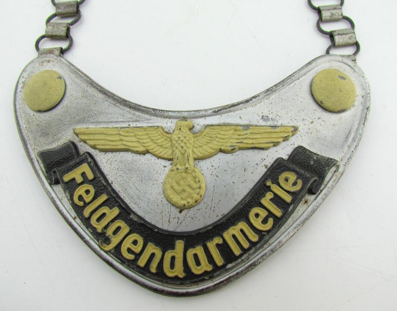 Wehrmacht Feldgendarmerie gorget ‘Ringkragen’by Maedicke