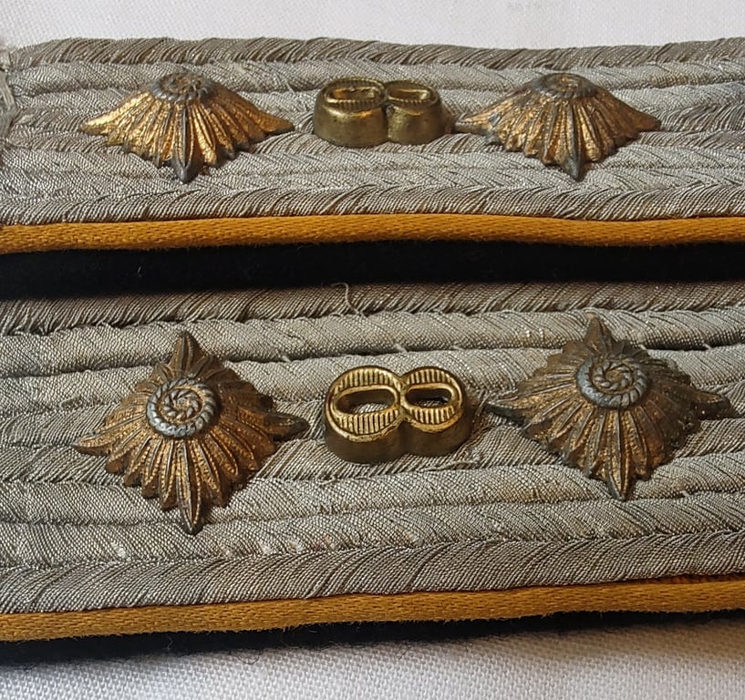 Pair of Waffen-SS officers shoulder boards to SS-Hauptsturmführer (Captain) who served within the  'Waffen-SS Kavallerie-Truppen'