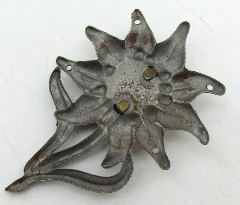 Wehrmacht Mountain Troops "Edelweiss" Cap badge