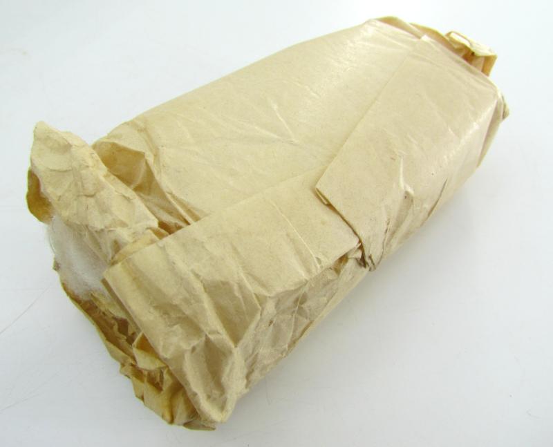 Deutsches Rotes Kreuz (DRK) Tourniquet and cotton wool