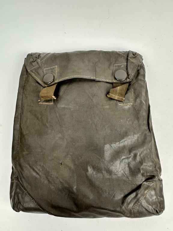 Complete Wehrmacht gascape with pouch