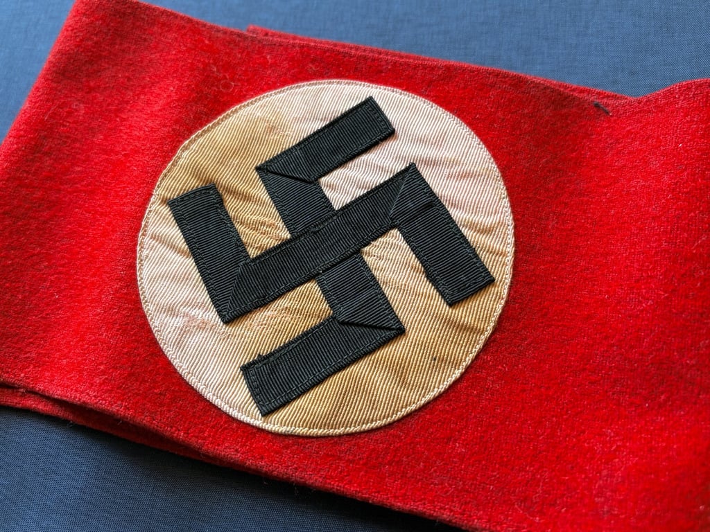 WWII GERMAN POLITICAL LEADERS NSDAP THIRD REICH NAZI ARMBAND FINE CONDITION.