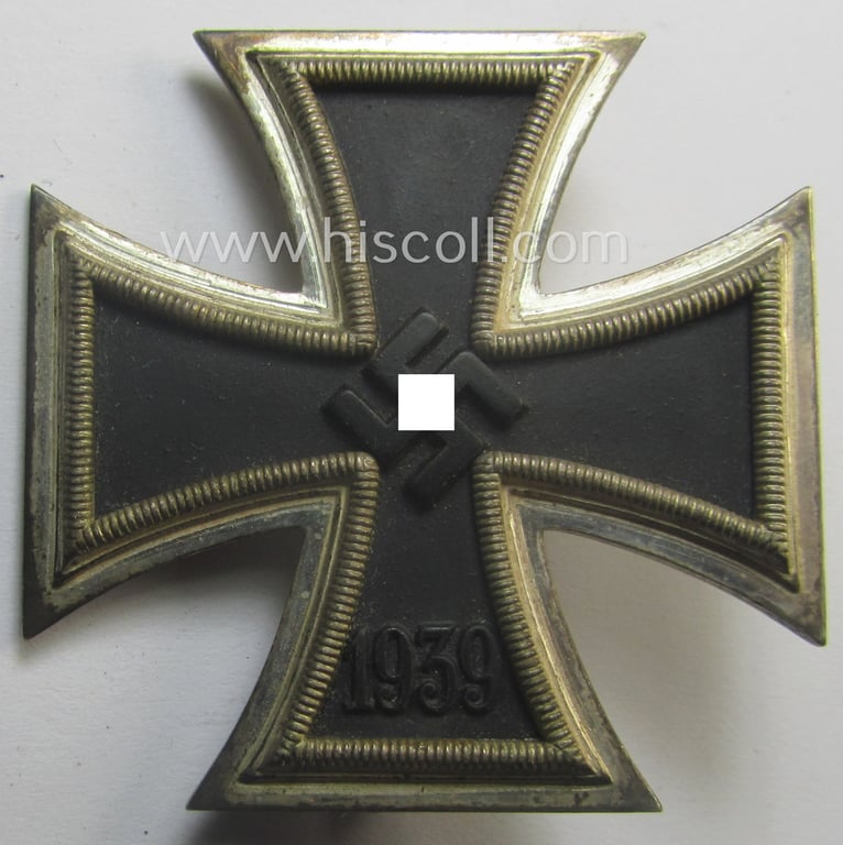 Stunning, 'EK1. Klasse' (ie. Iron Cross 1st class) being a typical: 'L/11'- (ie. by 'Wilh. Deumer'-marked) example and that comes complete (with its rare LDO-etiket!) in its specific LDO-styled etui as issued and/or recently found