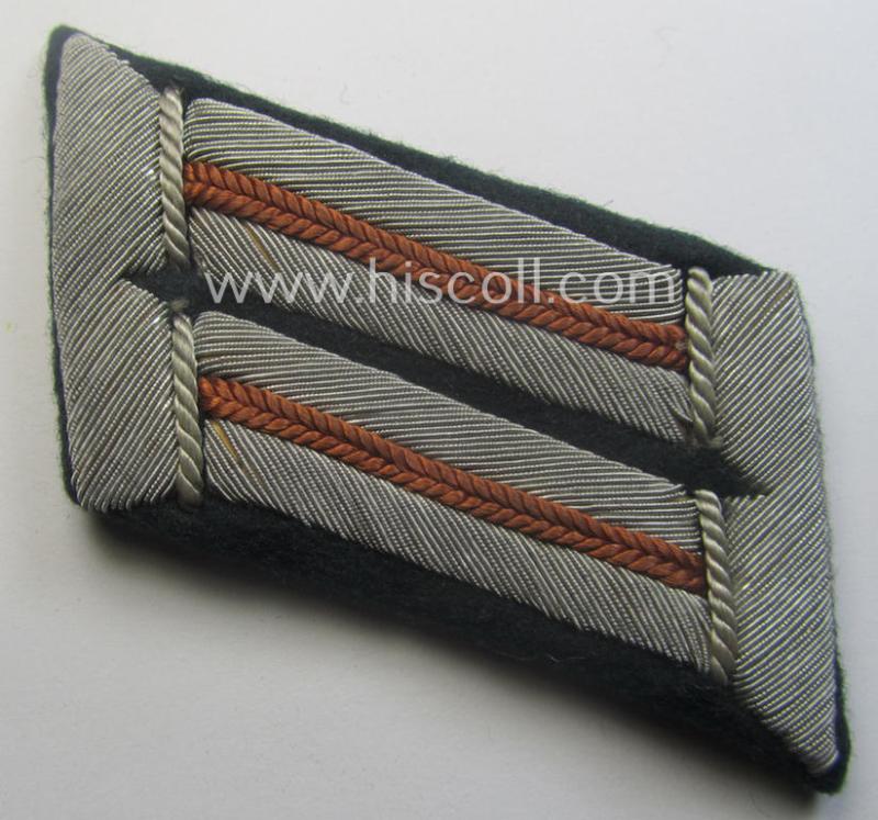Pair of - neatly hand-embroidered and truly very rarely seen! - WH (Heeres) officers'-type collar-tabs: 'Offizier der Kradschützenbtle. der Pz.Div. u. Inf.Div. (mot)'