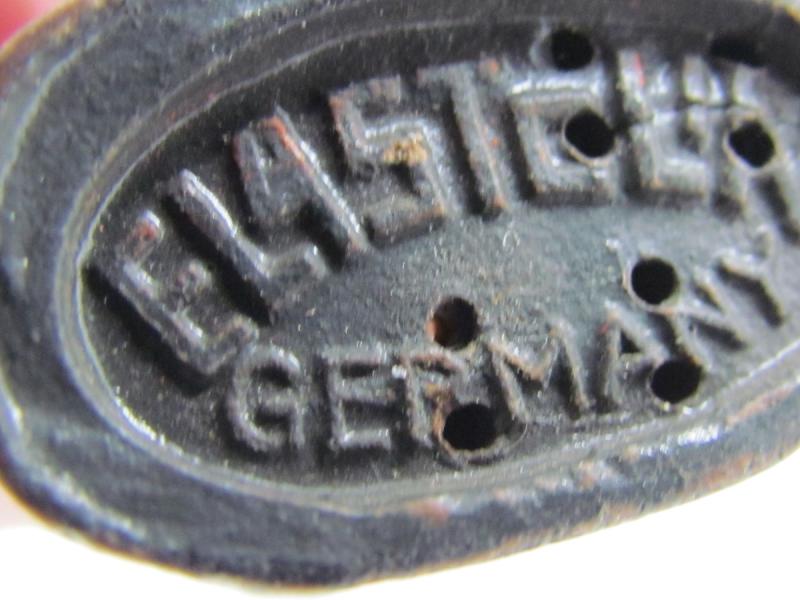 Grouping of 13x Lineol German Toy Soldiers With Flag Bearer