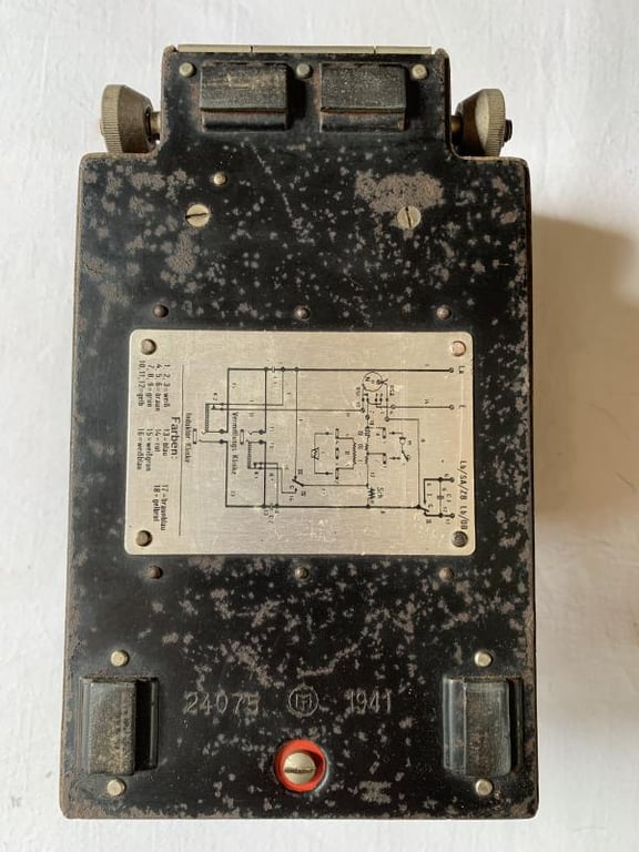 WH (HEER) Rotary Desk/Field Telephone in Leather Pouch -1941-