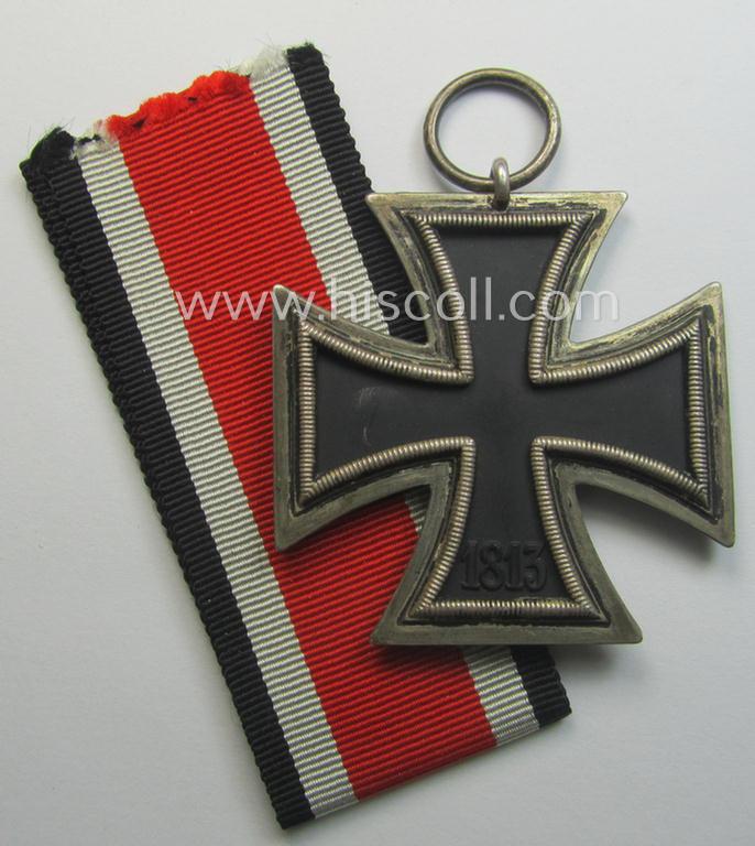 'Eisernes Kreuz II. Klasse' being a (typical) non-maker-marked example by a (by me) unidentified maker (ie. 'Hersteller')