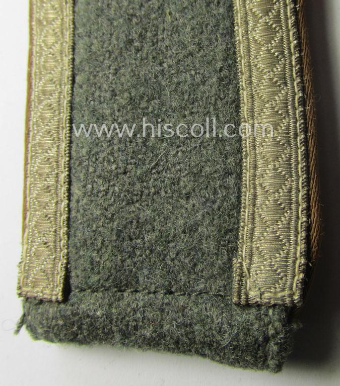 Single, 'M40 o. M43'-pattern, WH (Heeres) NCO-type shoulderstrap: 'Uffz. u. Mitglied des Krads.btle. der Pz.Div. u. Inf.Div.(mot)'