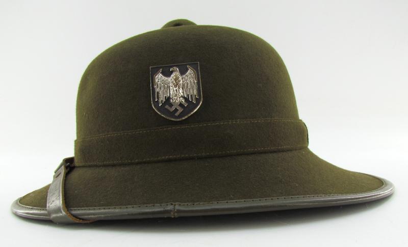 Wehrmacht (Heer) ‘Afrikakorps’ tropical pith helmet by ‘RF’ 1942