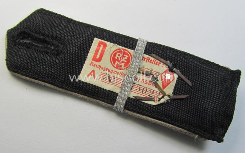 Single - and scarcely found! - white-piped, so-called: 'Reiter-HJ' (ie. 'HJ-Streifendienst') shoulderstrap as was intended for usage by a: 'HJ-Obergefolgschaftsführer' who was attached to the: 'Bann 109' = 'Bann Fritz Kröber o. Karlsruhe')