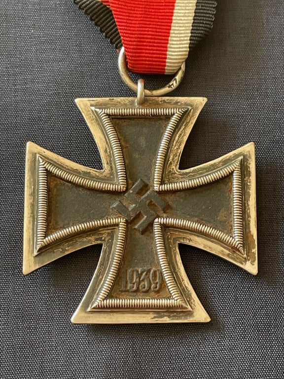 WWII GERMAN IRON CROSS 2ND CLASS NUMBERED RING 24 FOR ARBEITSGEMINSCHAFT FUR HEERESHEDARF IN DER GRAVEUR UBD ZISELIERUNG