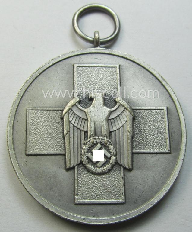 'Deutsche Volkspflege'-medal being a non-maker-marked example