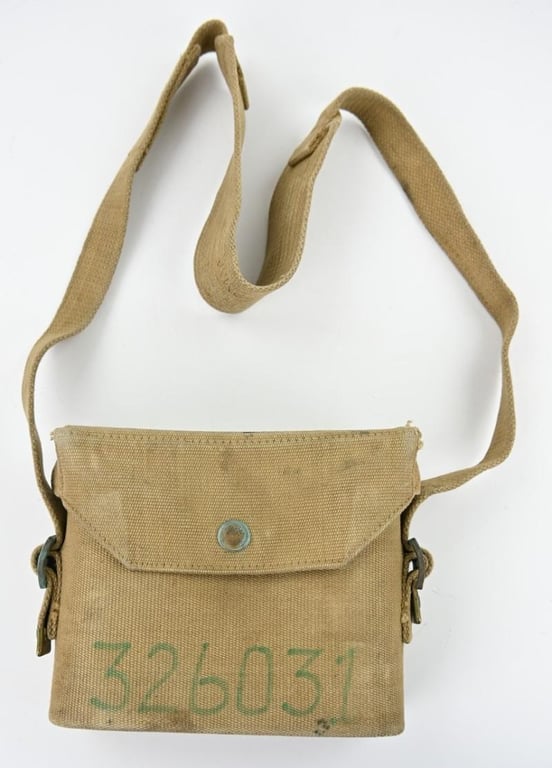 British WW2 Carrying Pouch with US bino