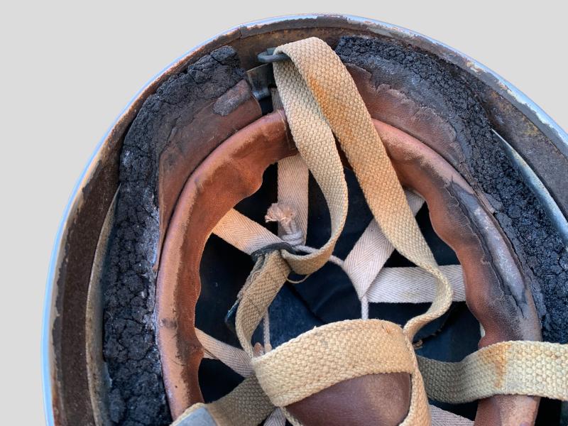 British Airborne Paratrooper Helmet -1944-