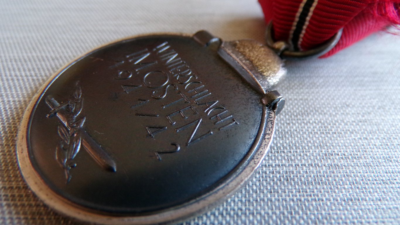 Eastern Front Medal  "55" (J.E. Hammer & Söhne)