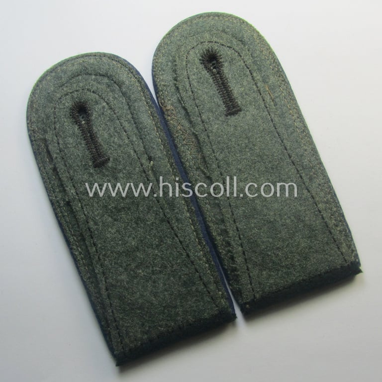 WH (Heeres) early-war-period- (ie. 'M40'-pattern) 'cyphered', NCO-type shoulderstraps as intended for usage by a medical-orderly ie.: 'Oberfeldwebel eines Sanitäts-Abtlgs. o. Rgts.'