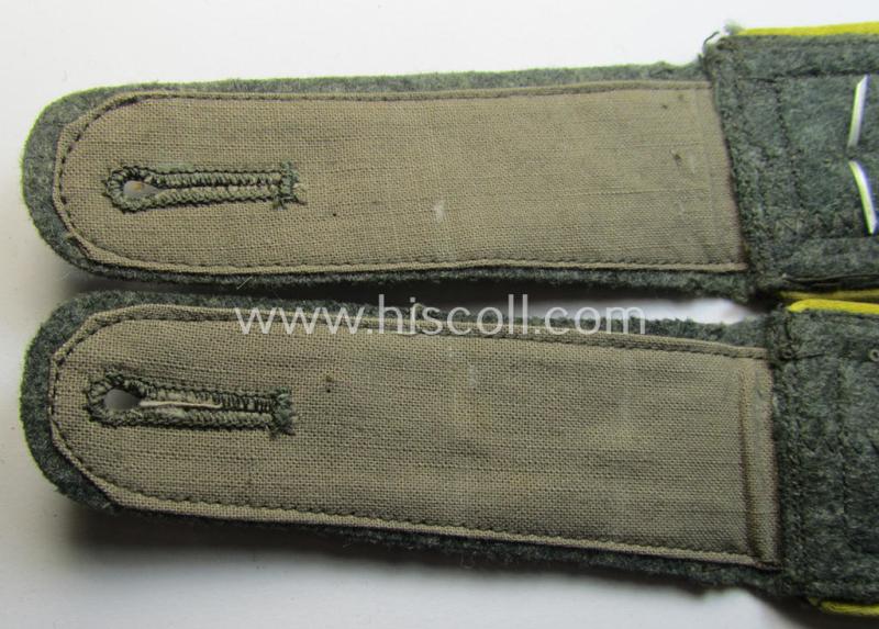 Attractive - and fully matching! - pair of WH (Heeres) NCO-type (ie. 'M40- o. M43'-pattern) shoulderstraps as was intended for usage by an: 'Oberfeldwebel eines Heeres Nachrichten-Abteilungs'