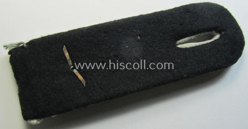 Superb - albeit regrettably single! - Waffen-SS, officers'-pattern shoulderboard as piped in the white-coloured branchcolour as was intended for usage by an: 'SS-Obersturmfuhrer' who served within the: 'Waffen-SS Infanterie-Truppen'