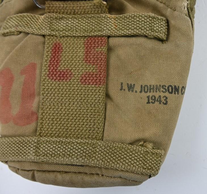 US M-1941 Cavalry/Paratrooper Canteen with extension strap
