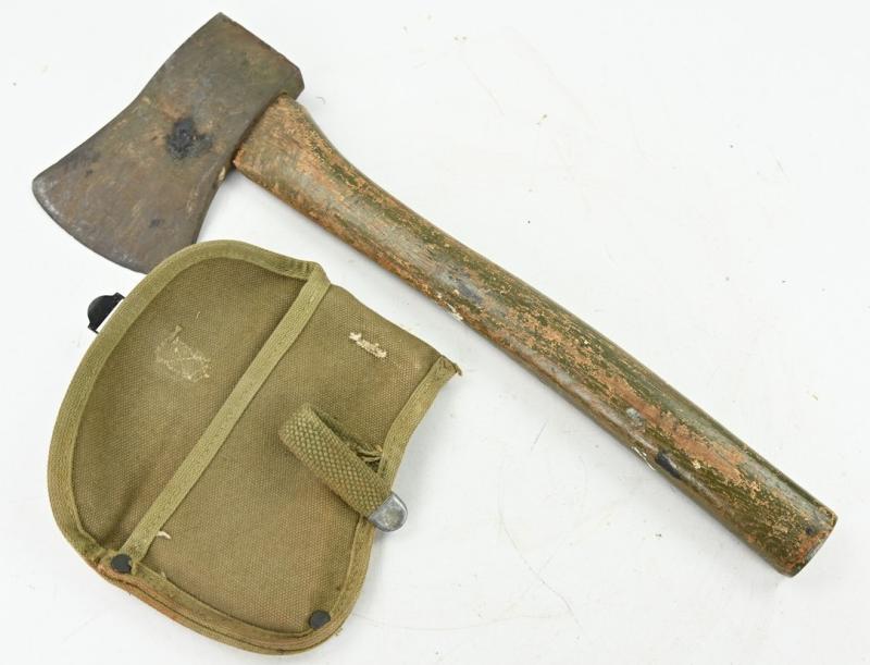 US WW2 M-1910 Intrenching Axe & Carrier