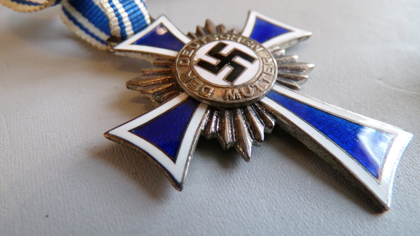 Ehrenkreuz der Deutschen Mutter Silber