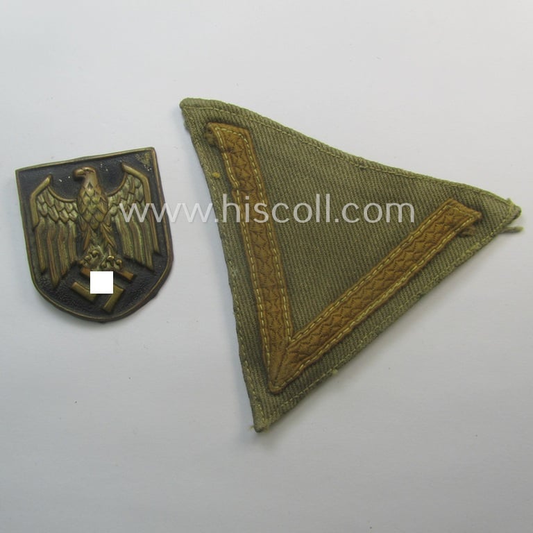 Fantastic - very desirable and complete! - truly worn and carefully tunic-removed, WH (Heeres) tropical-issued (ie. DAK-related) EM-insignia-grouping as was worn by a: 'Soldat o. Gefreiter u. Mitglied einer Nachrichen-Abtls.'