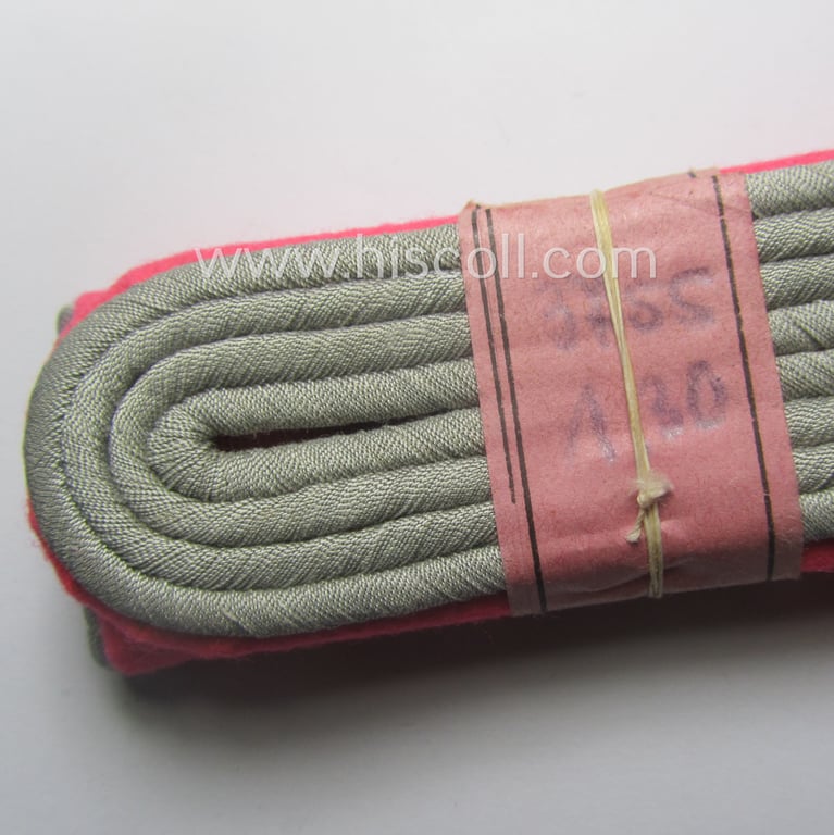 Very interesting - and 'virtually mint ie. unissued'! - pair of WH (Heeres), officers'-type shoulderboards: 'Leutnant der Panzer- o. Pz-Jäger-Trpn.'